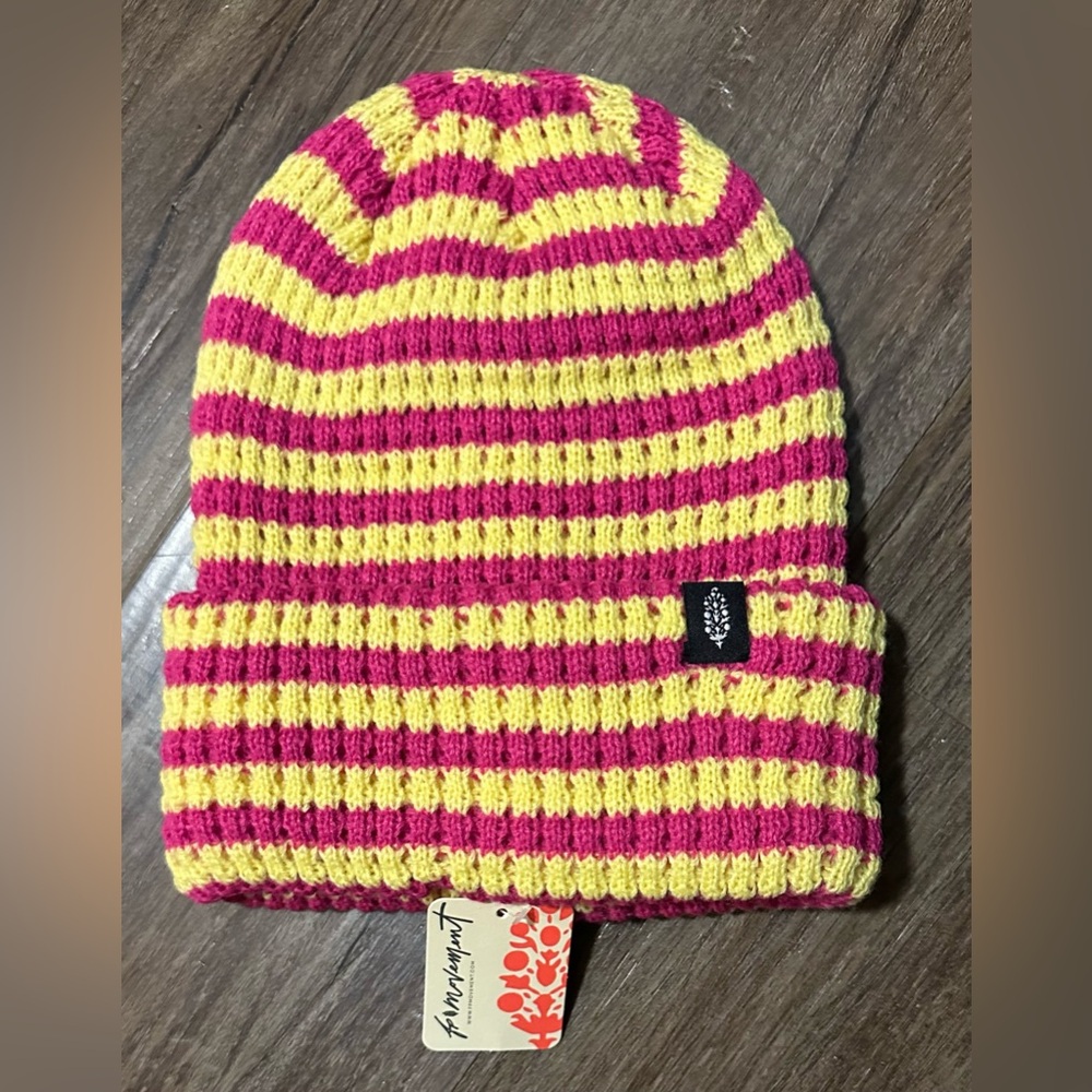 Free People Movement Stripe It Up Cool Down Beanie in Pink Lemonade. NWT - Picture 8 of 12